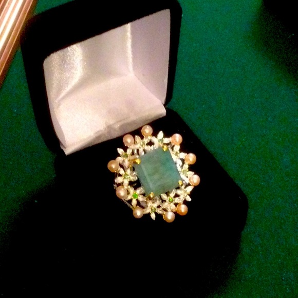 HUGE GENUINE 8 CTW of Genuine Emerald & Pearl Ring - Picture 3 of 11